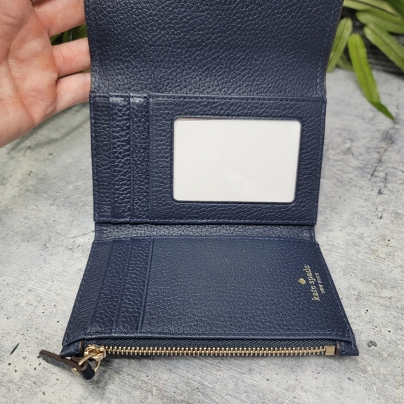NWOT Kate Spade Navy Leather Flap Wallet Classic Neutral - Picture 4 of 4
